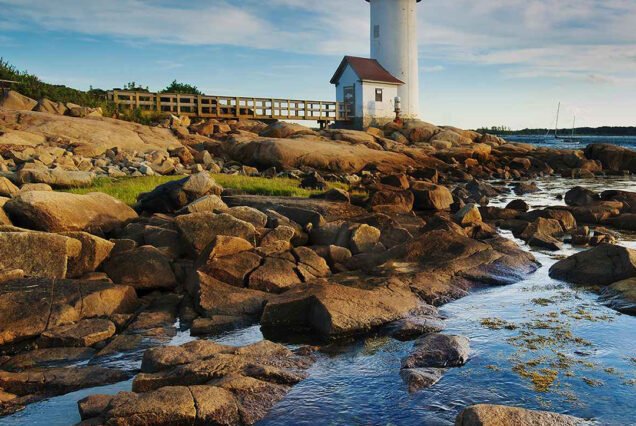 USA_EastCoast_NorthofBoston_shutterstock_110807879-copy_11zon